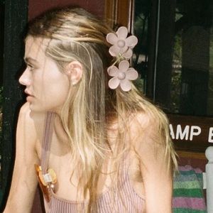 emi jay big daisy clip in toffee